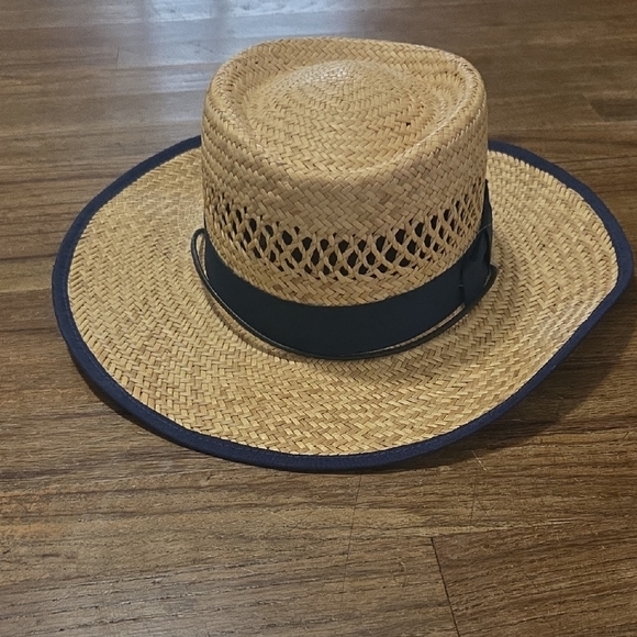 Accessories - 🔵3/$13 Stylish Straw Hat with Navy Band